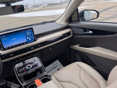 Used 2023 Lincoln Nautilus Reserve w/ Monochromatic Package image 15