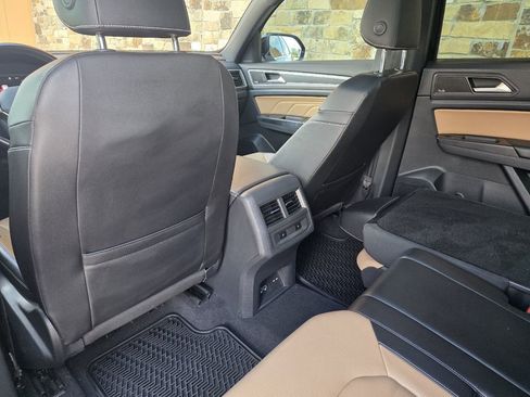 Used 2020 Volkswagen Atlas Cross Sport SEL Premium AWD/4WD image 21