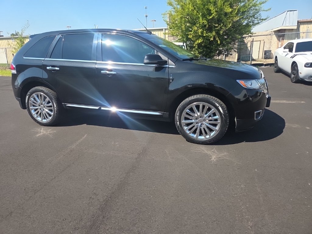 Used 2015 Lincoln MKX FWD w/ Equipment Group 102A image 14