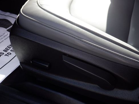 Used 2022 Chevrolet Colorado W/T w/ WT Convenience Package image 13