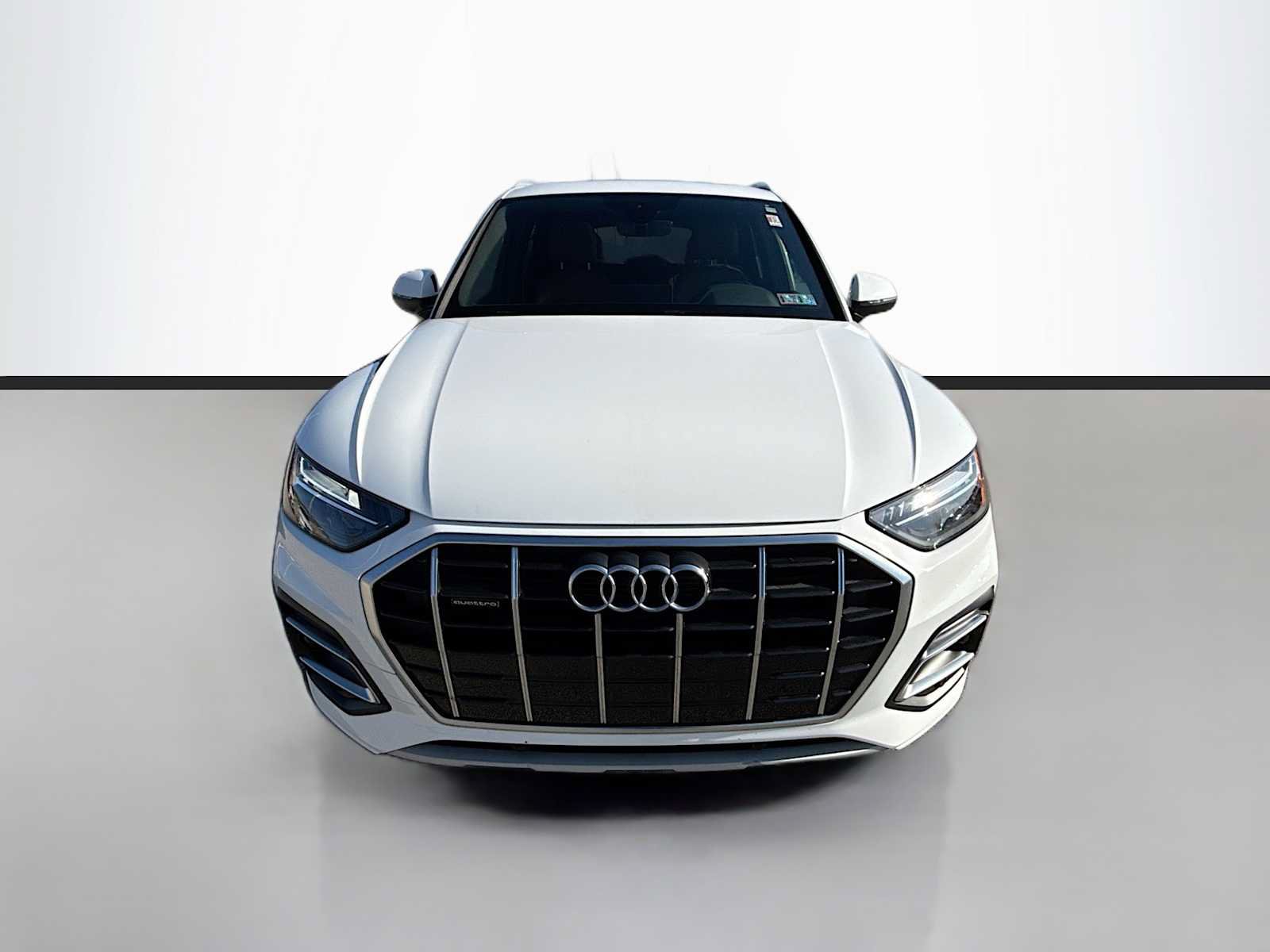 Used 2021 Audi Q5 2.0T Premium w/ Convenience Package AWD/4WD image 2