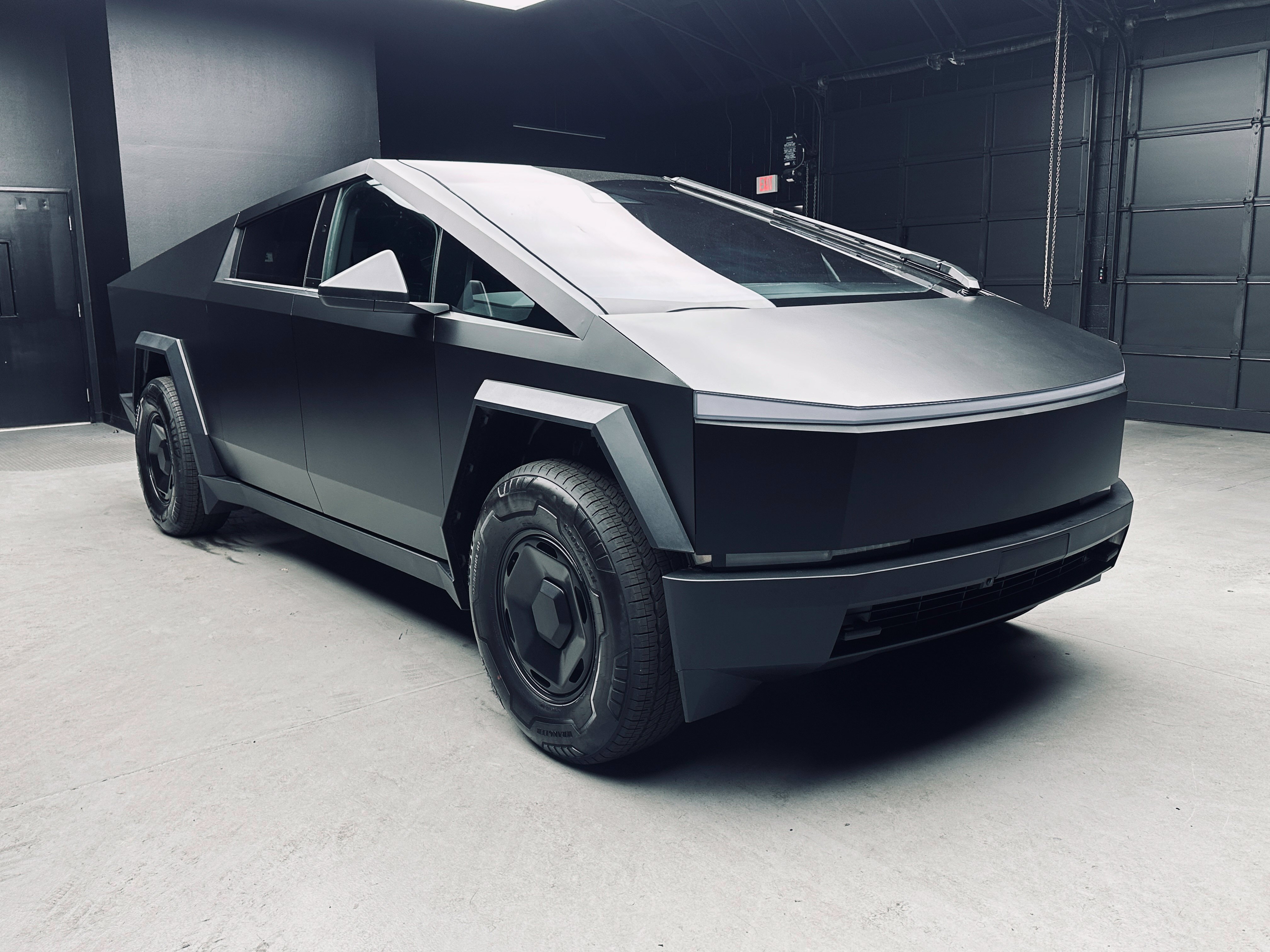 Used 2026 Tesla Cybertruck AWD Crew Cab image 9