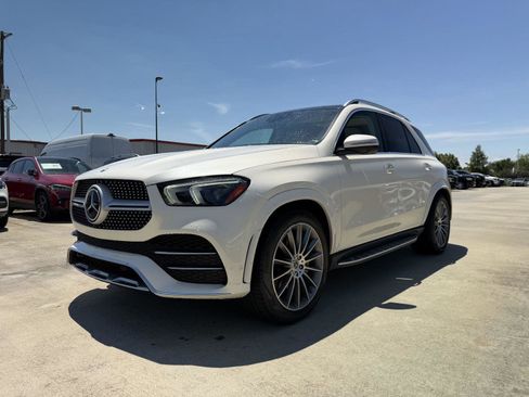 Used 2021 Mercedes-Benz GLE 450 4MATIC image 3