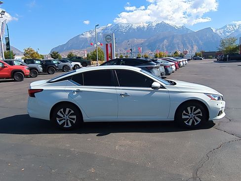 Used 2019 Nissan Altima 2.5 S image 2