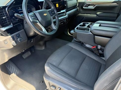 Used 2024 Chevrolet Silverado 1500 LT AWD/4WD image 18