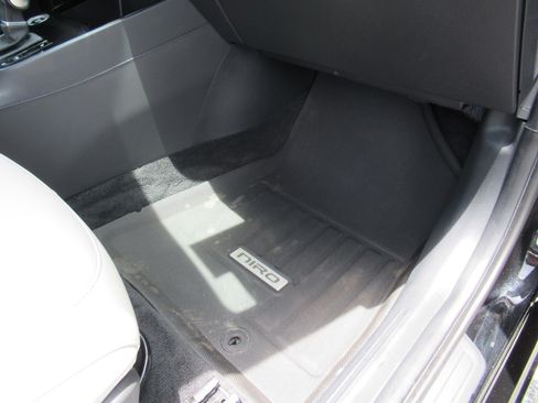 Used 2025 Kia Niro EX Touring FWD image 12