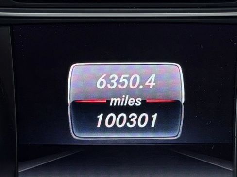 Used 2018 Mercedes-Benz CLA 250 4MATIC image 33