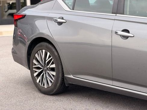 Used 2024 Nissan Altima 2.5 SV FWD image 5