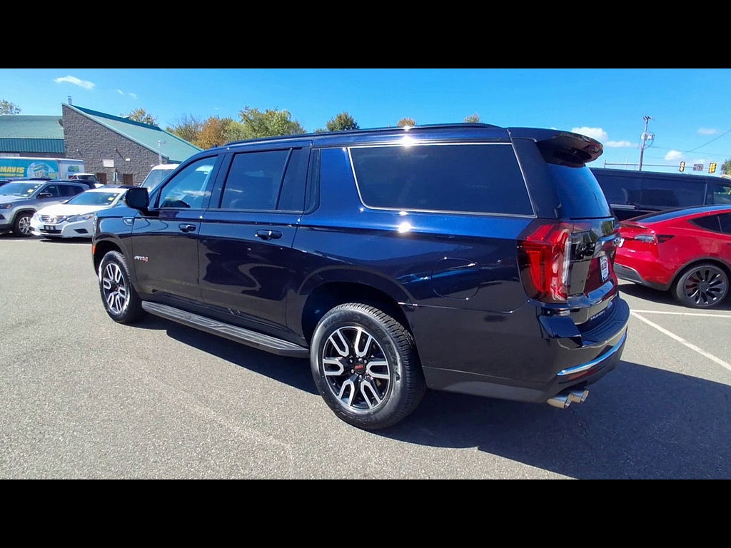 Used 2023 GMC Yukon XL AT4 AWD/4WD image 6