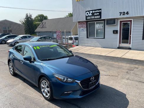 Used 2018 MAZDA MAZDA3 Sport FWD image 1
