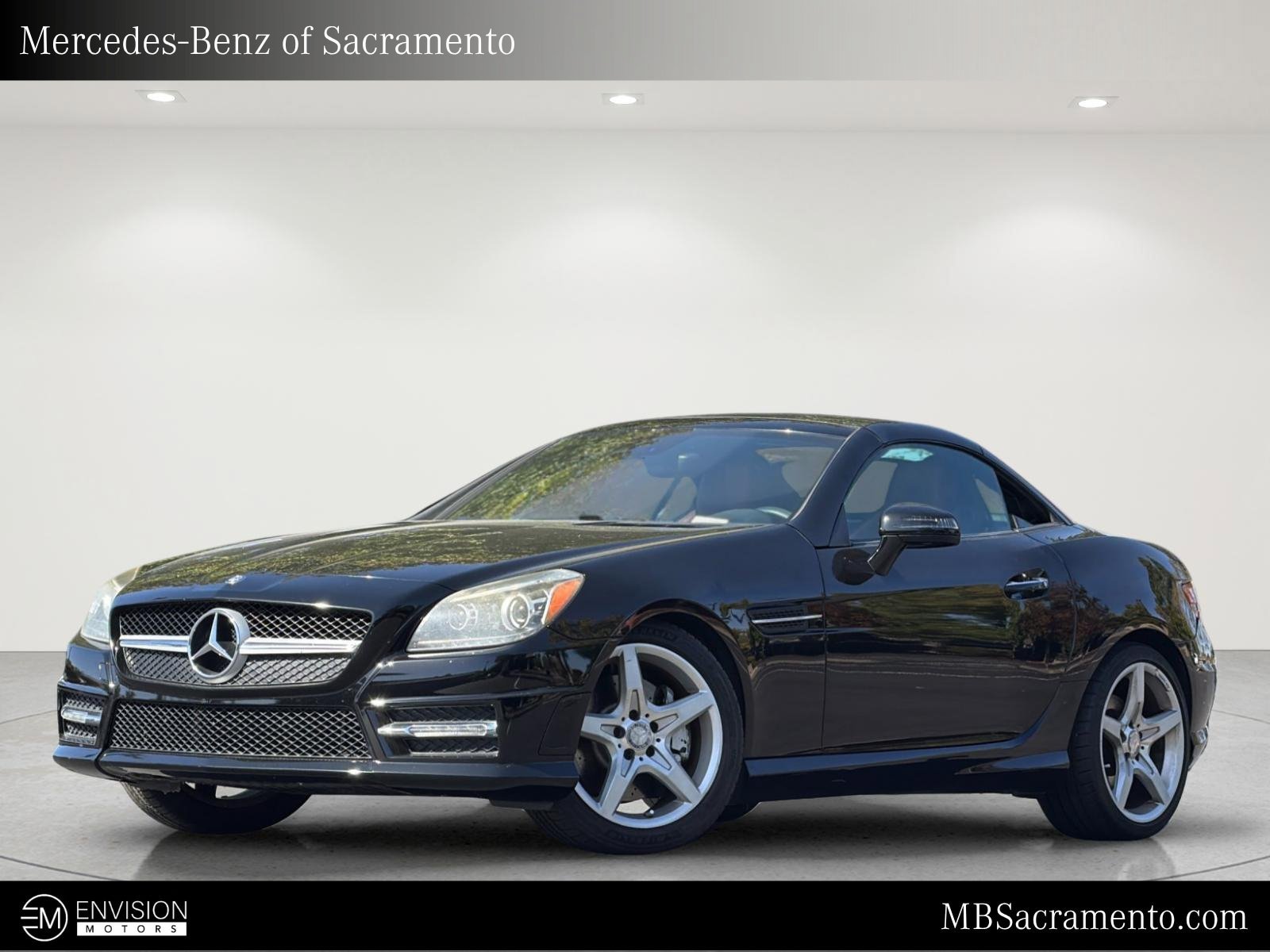Used 2016 Mercedes-Benz SLK 300 image 1