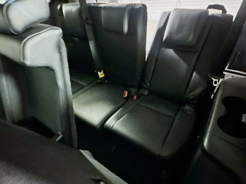 Used 2019 Toyota Highlander XLE image 29