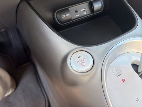 Used 2018 Kia Soul EV + w/ Sun & Fun Package image 32