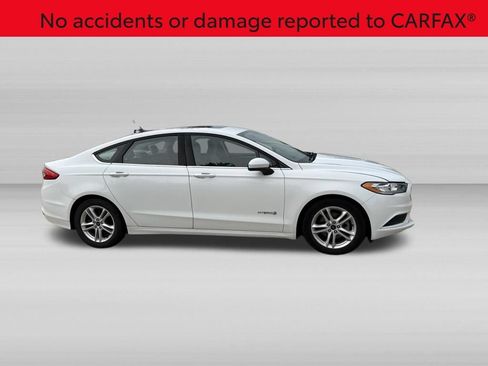 Used 2018 Ford Fusion SE FWD image 3