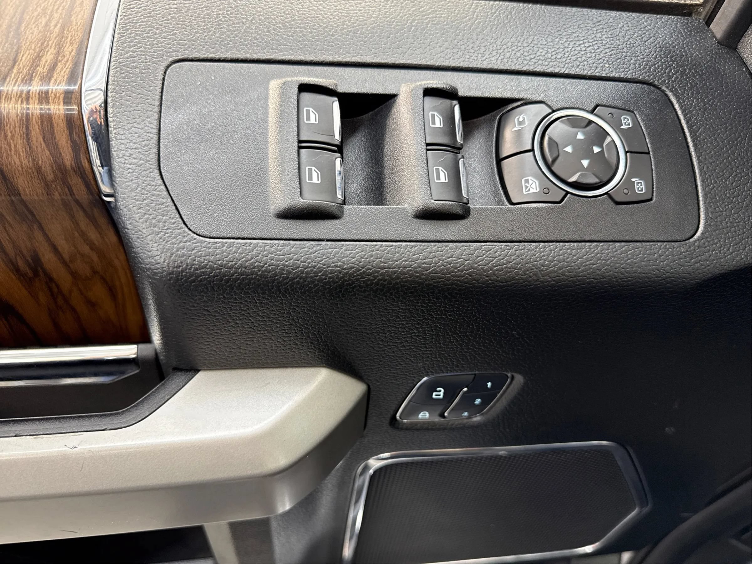 Used 2018 Ford F150 Lariat w/ Equipment Group 502A Luxury AWD/4WD image 41