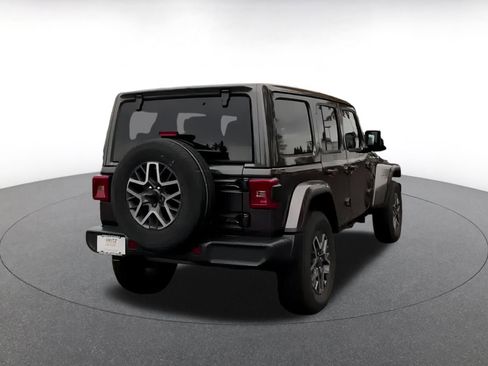 Used 2025 Jeep Wrangler Sahara image 11