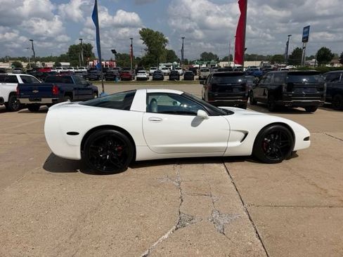 Used 2004 Chevrolet Corvette Coupe RWD image 6