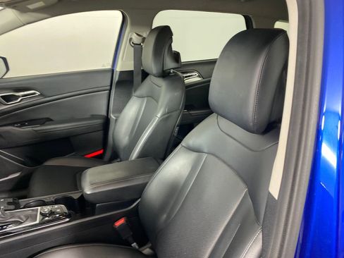 Certified 2023 Kia Sportage EX image 8