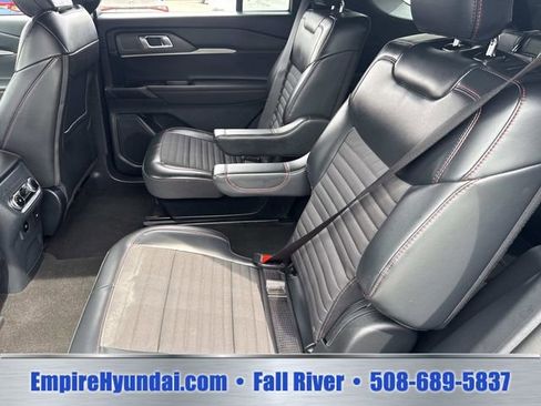 Used 2025 Ford Explorer ST-Line AWD/4WD image 16