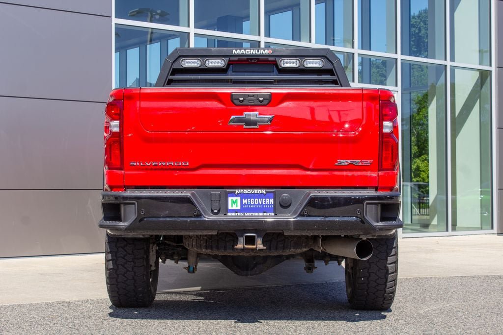 Used 2024 Chevrolet Silverado 2500 ZR2 w/ Technology Package AWD/4WD image 9