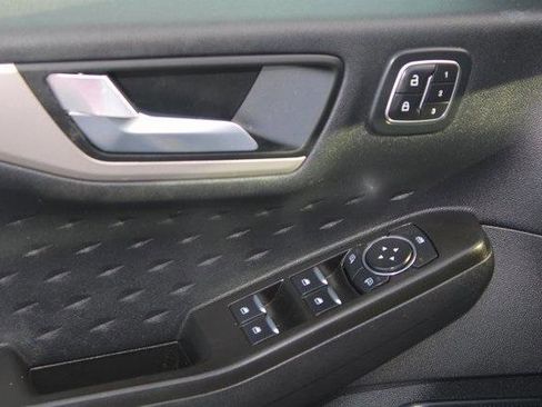 Used 2020 Ford Escape SEL image 12