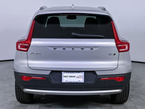 Certified 2025 Volvo XC40 B5 Plus image 28