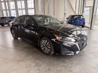 Used 2023 Nissan Altima 2.5 SV w/ SV Premium Package FWD video 1