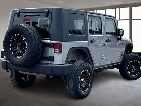 Used 2014 Jeep Wrangler Unlimited Sport image 3