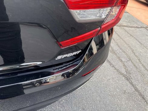 Used 2022 Honda Accord Sport image 6