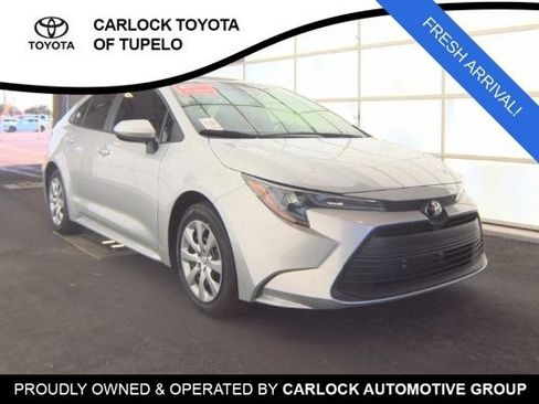 Used 2026 Toyota Corolla LE FWD image 3