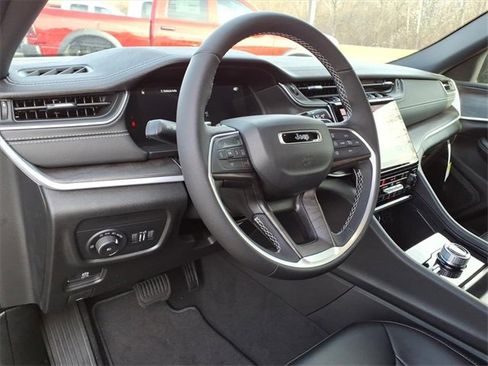 New 2025 Jeep Grand Cherokee L Limited w/ Black Appearance Package image 14