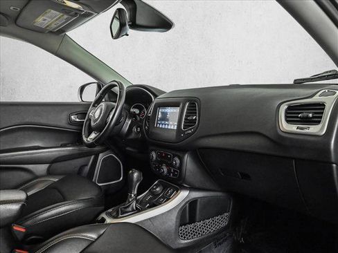 Used 2019 Jeep Compass Latitude AWD/4WD image 22