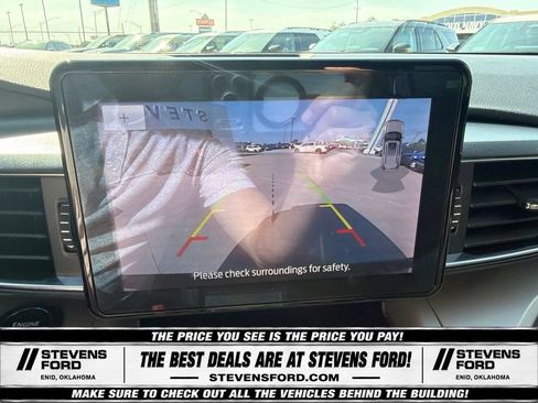 Used 2024 Ford Explorer XLT w/ Equipment Group 202A AWD/4WD image 31