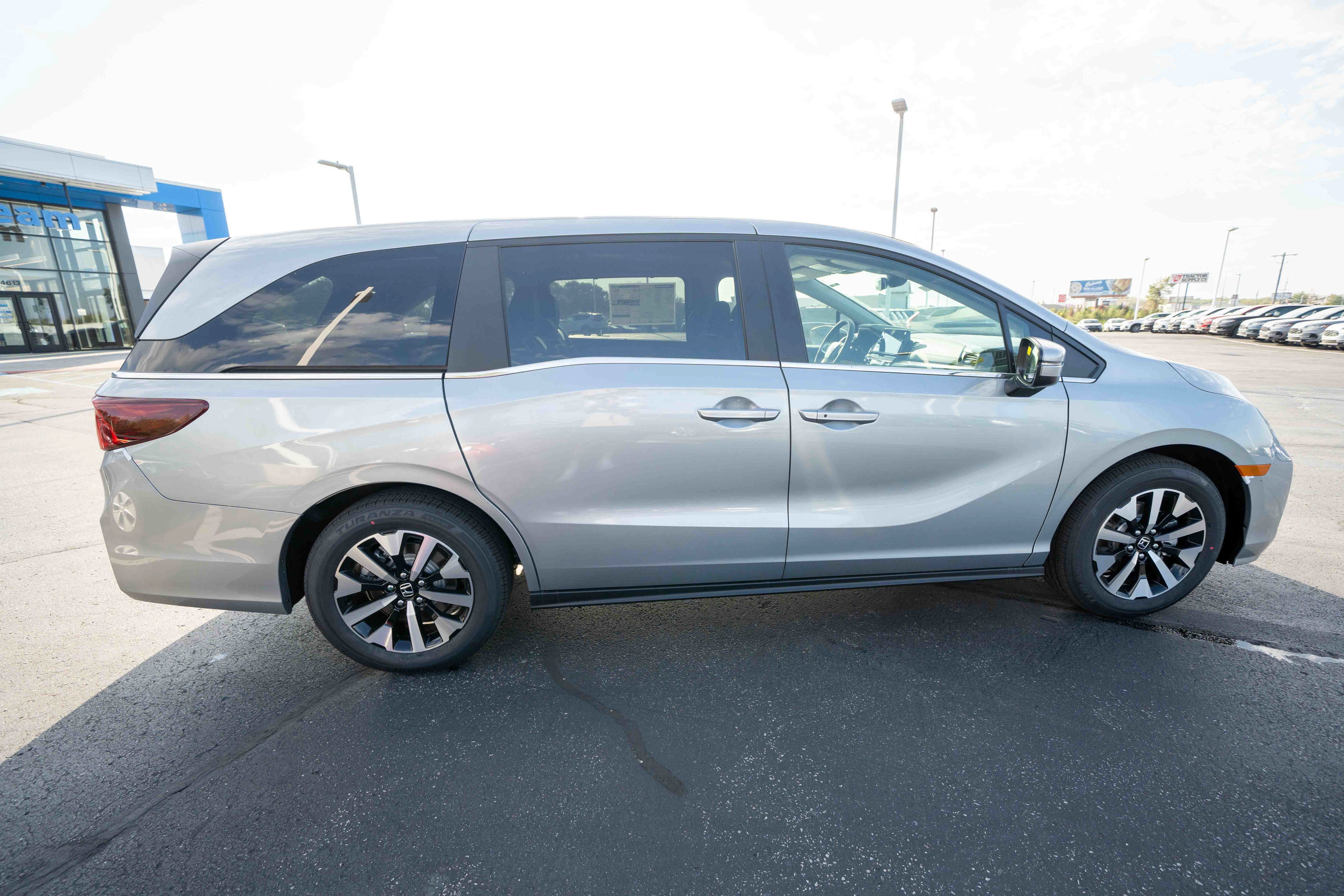 New 2027 Honda Odyssey EX-L image 6