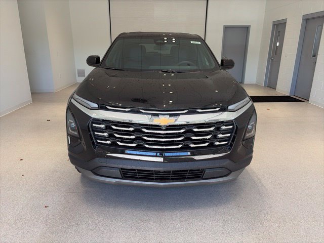 New 2027 Chevrolet Equinox LT w/ Convenience Package II FWD image 2