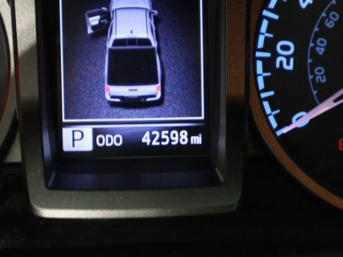 Used 2021 Toyota Tacoma TRD Off-Road image 36