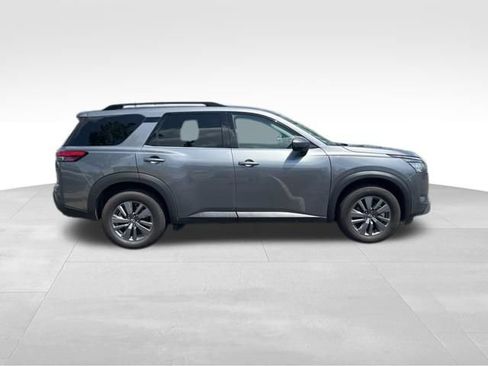 Used 2025 Nissan Pathfinder SV AWD/4WD image 8