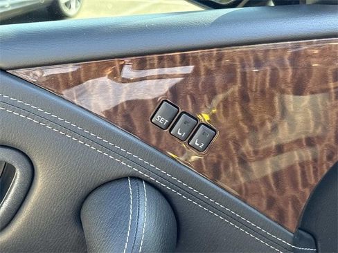 Used 2020 Nissan Armada SL w/ Premium Package image 27