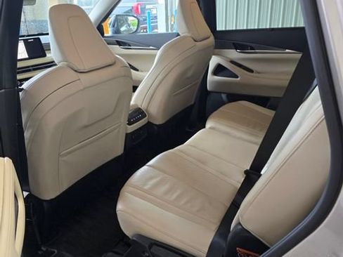 Used 2023 INFINITI QX60 Luxe w/ Cargo Package AWD/4WD image 11