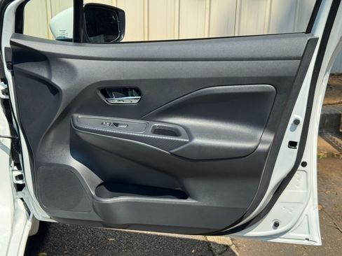 Used 2025 Nissan Versa SV w/ Trunk Package FWD image 37