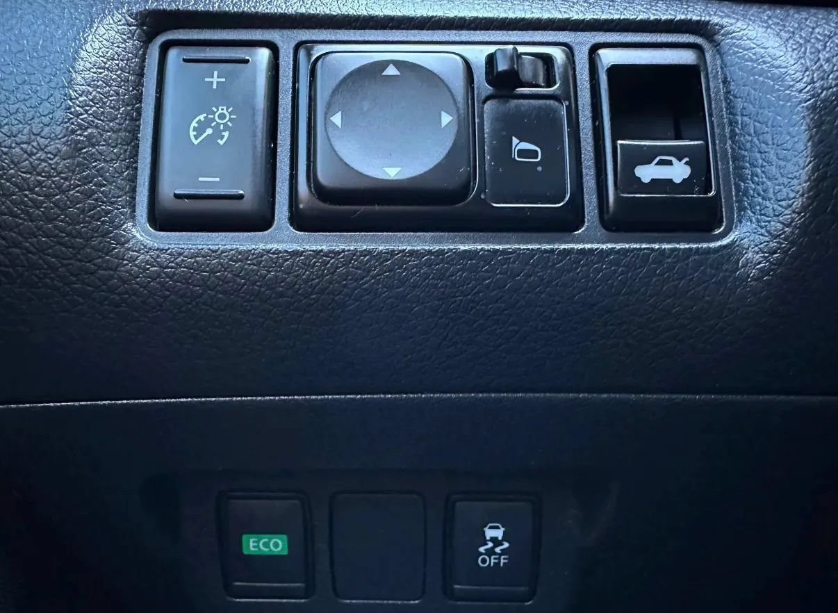 Used 2019 Nissan Sentra SV w/ Special Edition Package FWD image 17
