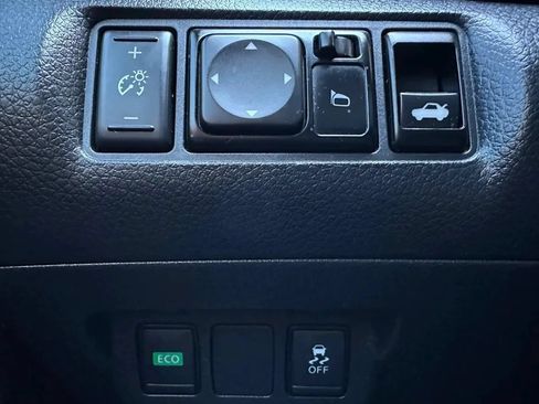 Used 2019 Nissan Sentra SV w/ Special Edition Package FWD image 17