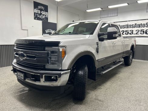 Used 2019 Ford F350 Lariat w/ Lariat Ultimate Package image 3
