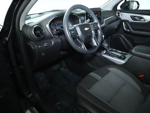 Used 2025 Chevrolet Blazer LT FWD image 17