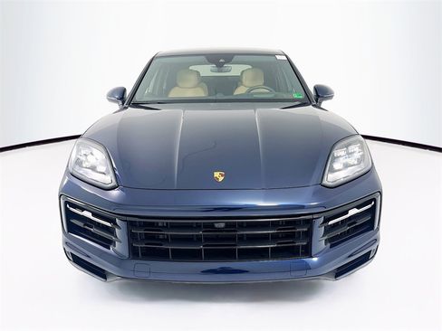 Certified 2026 Porsche Cayenne Coupe image 5