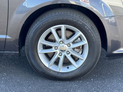 Used 2020 Dodge Grand Caravan SE image 18