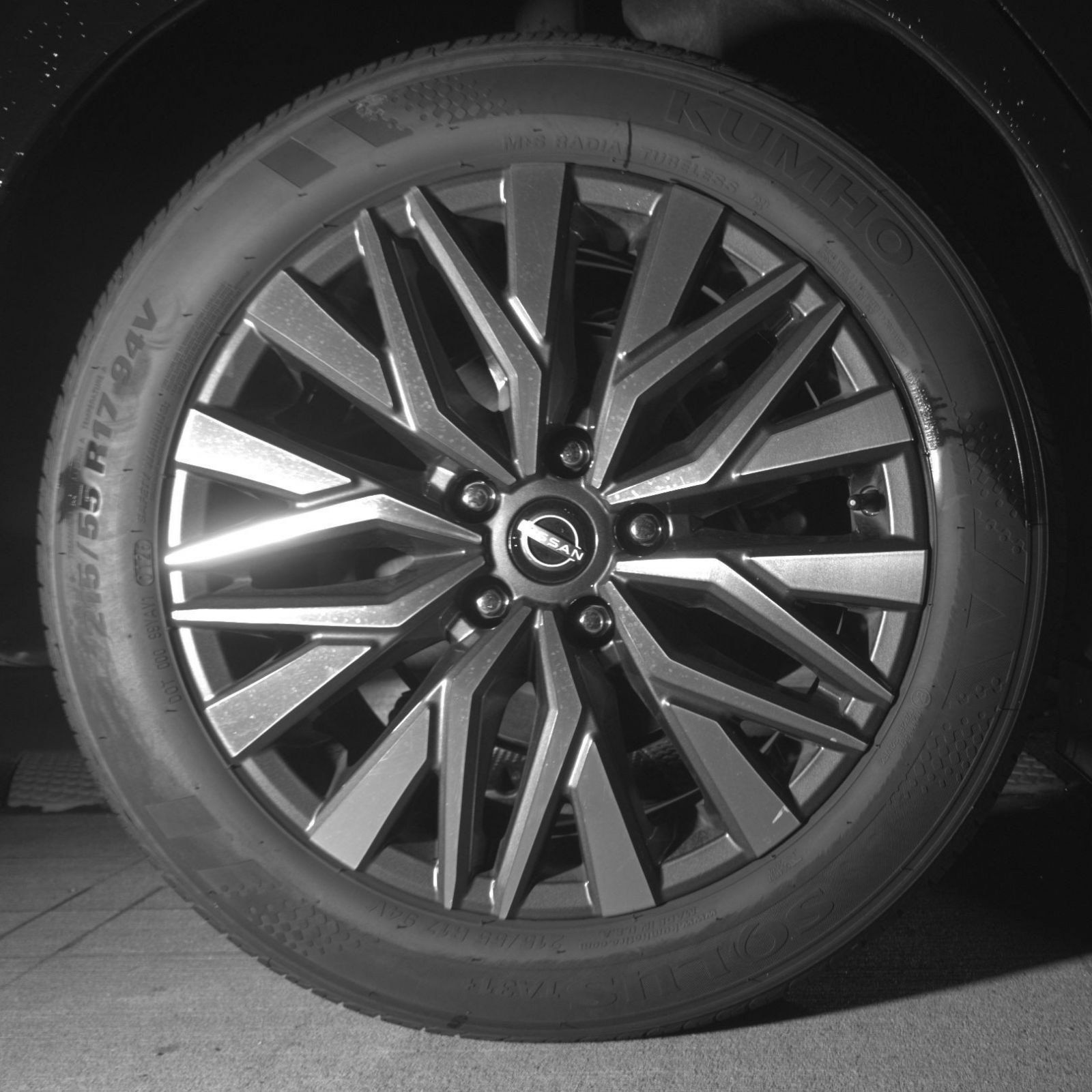 Used 2025 Nissan Altima 2.5 SV FWD image 18