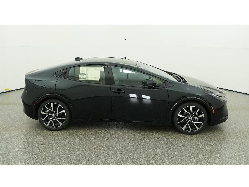 New 2026 Toyota Prius Plug-In Hybrid FWD image 11