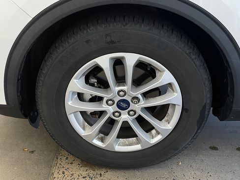 Used 2020 Ford Escape SE FWD image 32