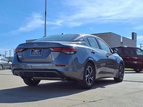 Used 2025 Nissan Sentra SV FWD image 5